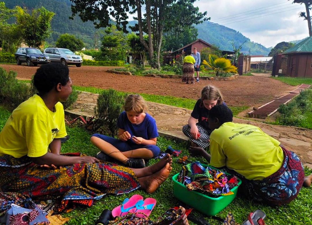 7-days-uganda-gorillas-chimps-cultural-safari