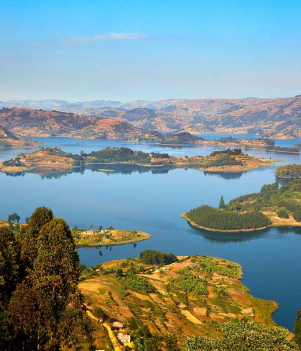 Exploring Lake Bunyonyi