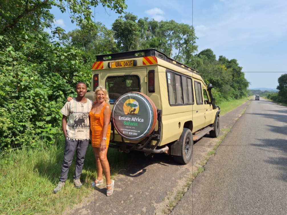 How to Book the Best Uganda Holiday Packages